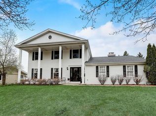 1226 Wedgewood Dr, Waukesha, WI 53186