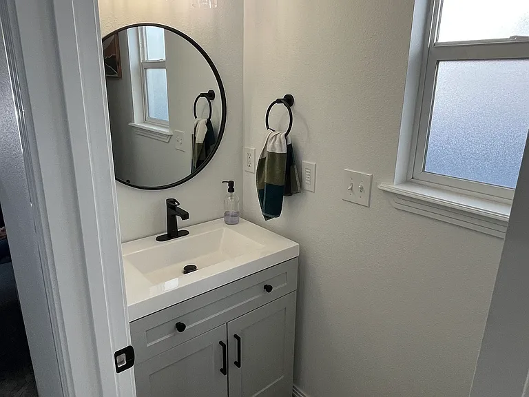 2676 W Ona St — Photo 12