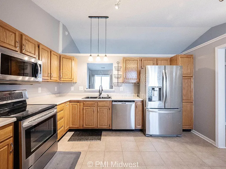 7912 Bitternut Dr — Photo 7