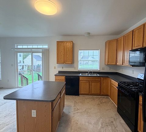 2nd image of 174 Tweedsmere Dr
