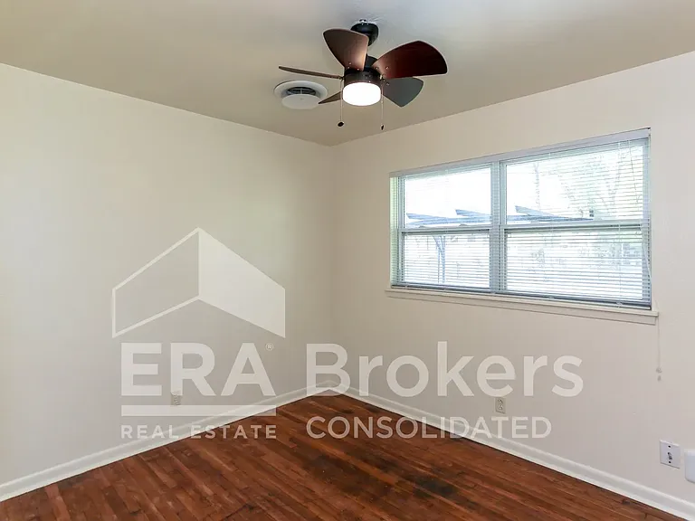 1401 Illinois Ave — Photo 15
