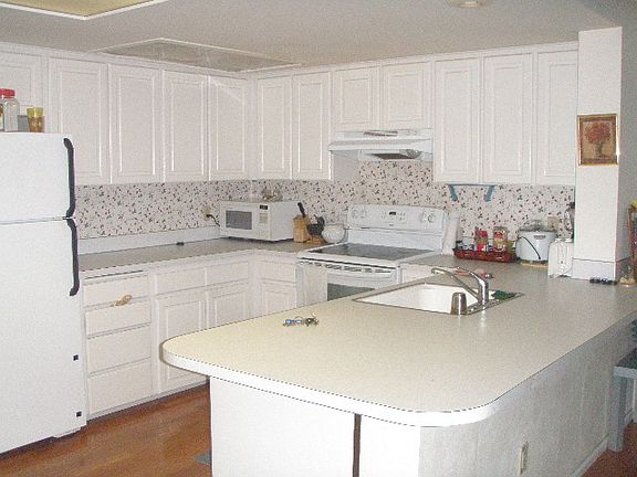 4th image of 1035 156th Ave NE APT 26