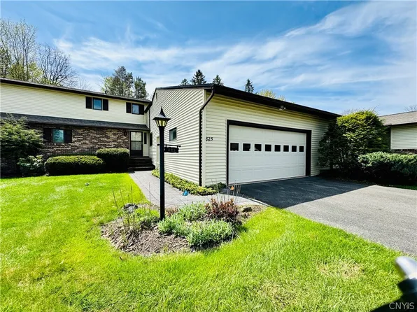 825 Kimry Moor, Fayetteville, NY 13066