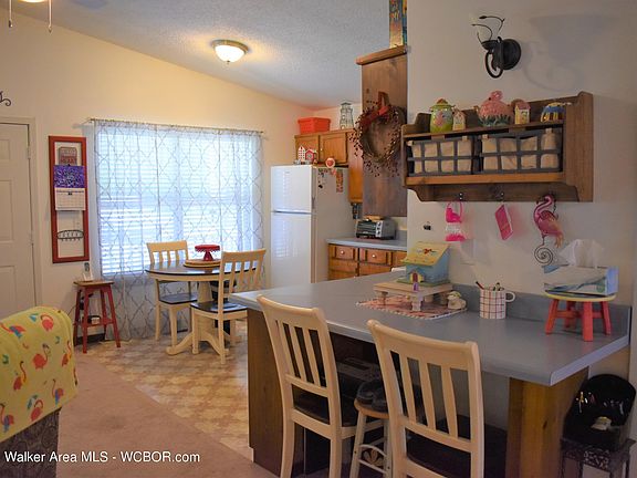 5th image of 265 Trenton Dr