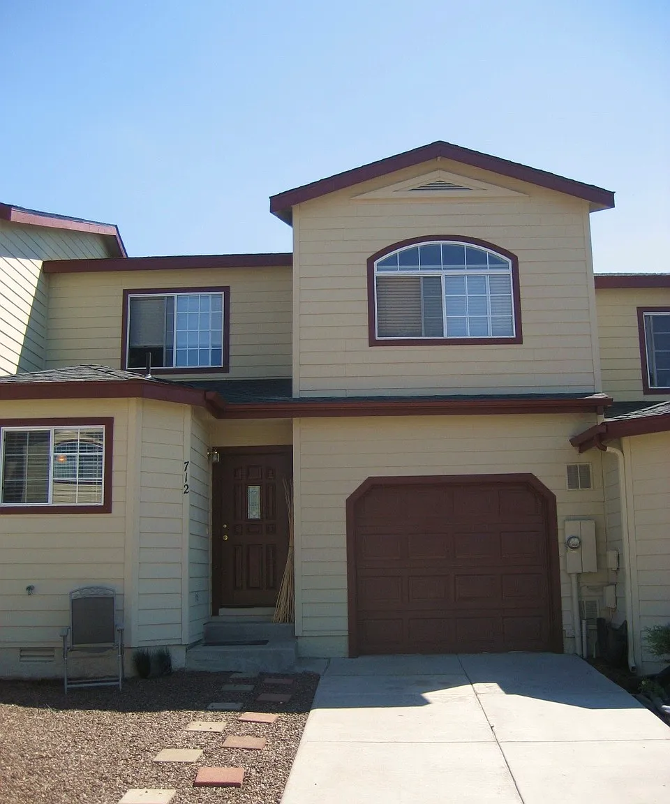 3 bed, 2.5 bath, 1270 sqft, $2,500 — Photo 1