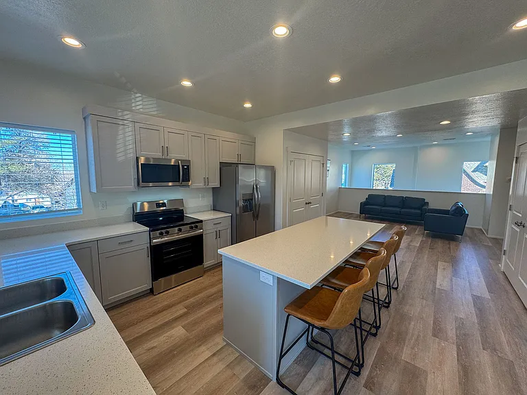 456 N 600 E #4 — Photo 7
