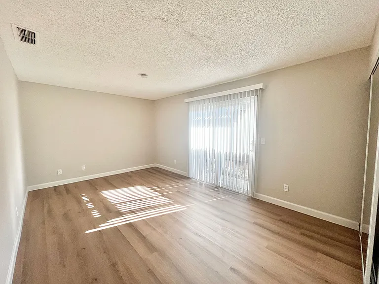5632 Cypress Avenue — Photo 5
