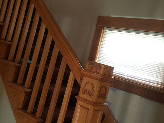 Woodwork to up stairs (3BD)
