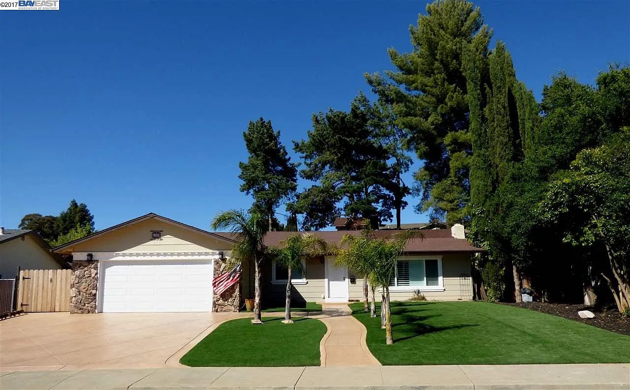 2154 Stonebridge Rd photo 1