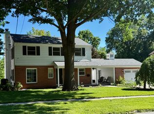 519 E Arrow St, Marshall, MO 65340