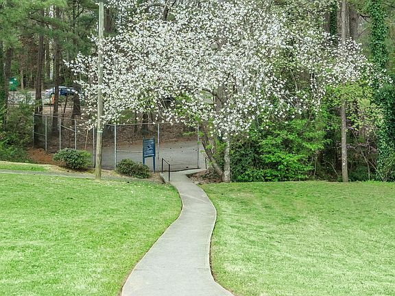 5th image of 2615 Oak Shadow Ln NE #48204