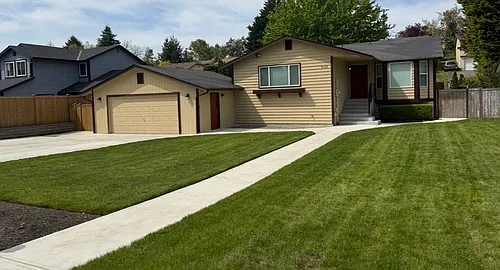3102 59th Ave NE Photo 1