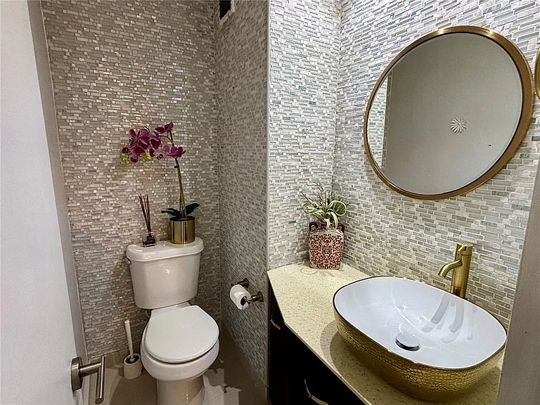 1248 Avenue Luis Vigoreaux #8 — Photo 7
