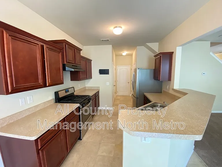 114 Kasey Dr — Photo 3