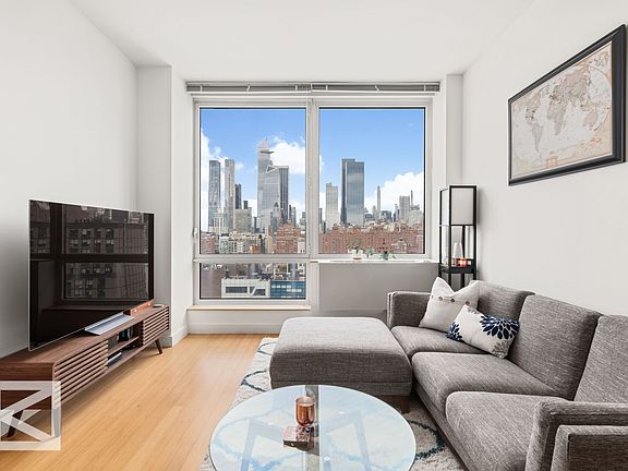 3rd image of 450 W 17th St APT 1901