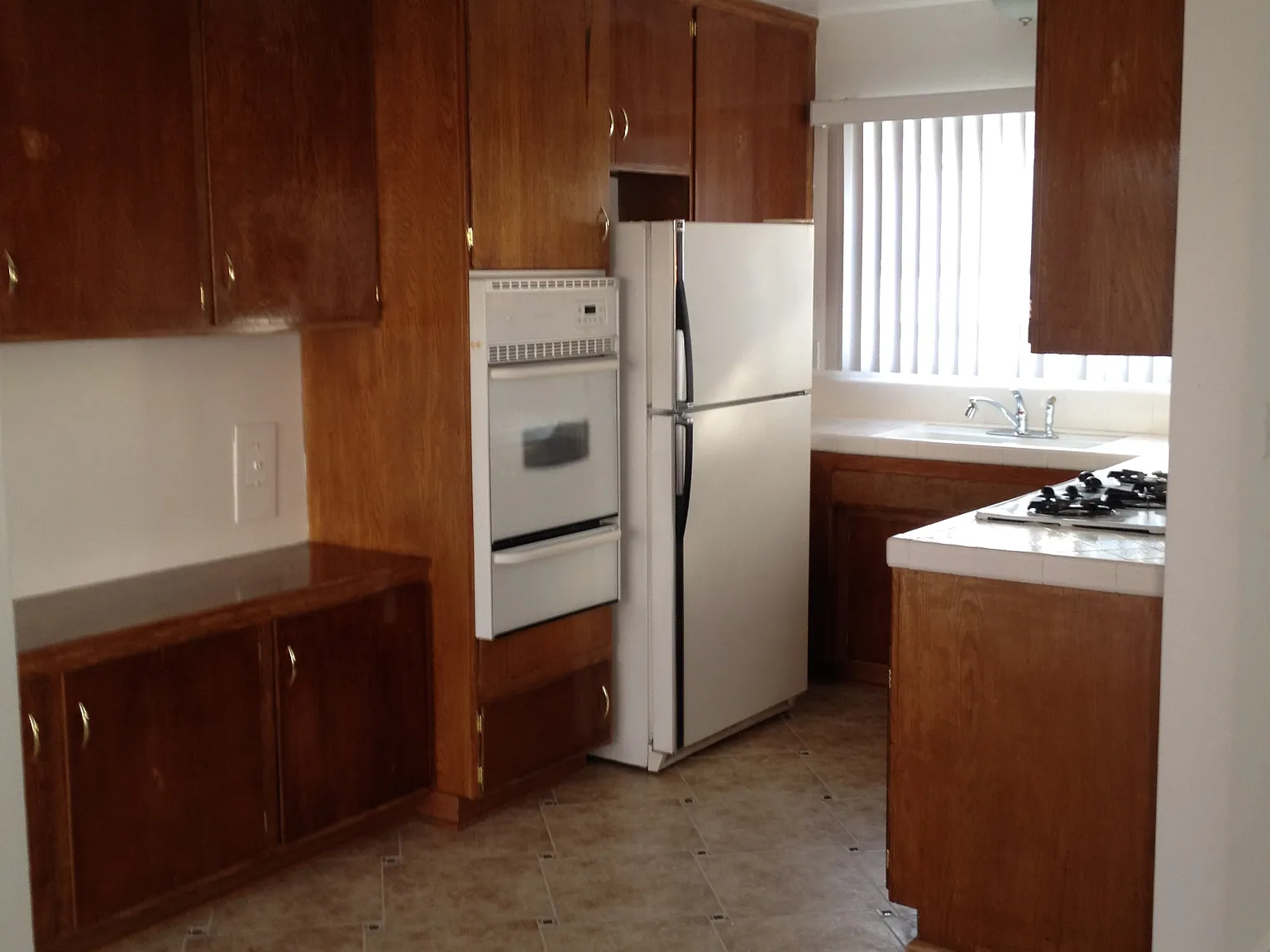 2313 Montrose Ave — Photo 4