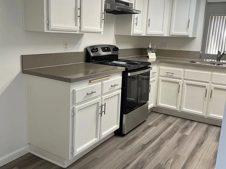 380 N Catalina Ave #1 — Photo 2