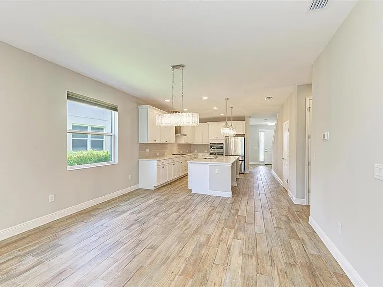 4745 Antrim Dr — Photo 34