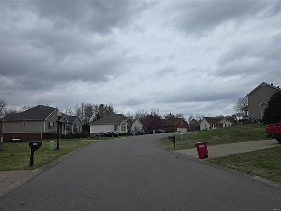 4th image of 1388 Ambleside Dr