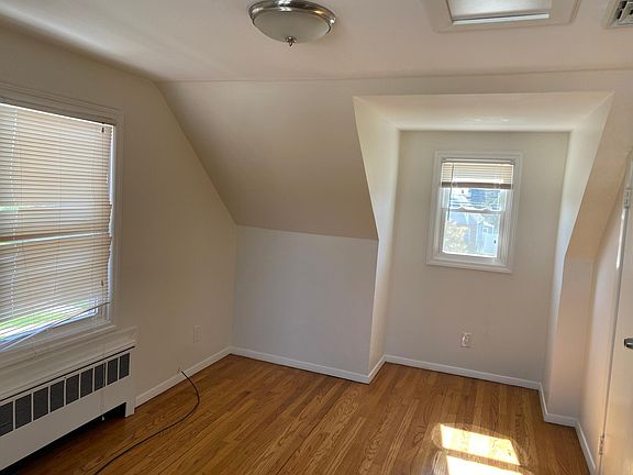 3rd image of 118 Manhattan Ave Floor 2