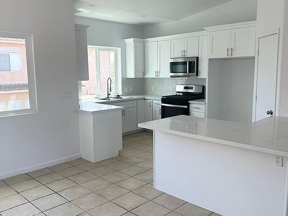 5th image of 842 Provance Ave
