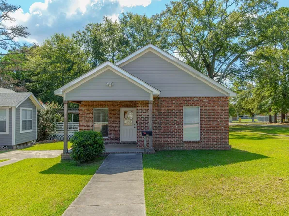 306 S 2nd St, Collins, MS 39428