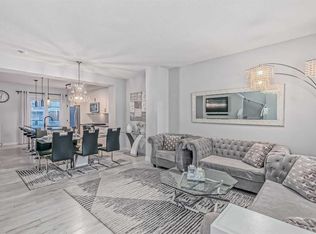 134 W Sage Bluff Cir NW, Calgary, AB T3R 1T5