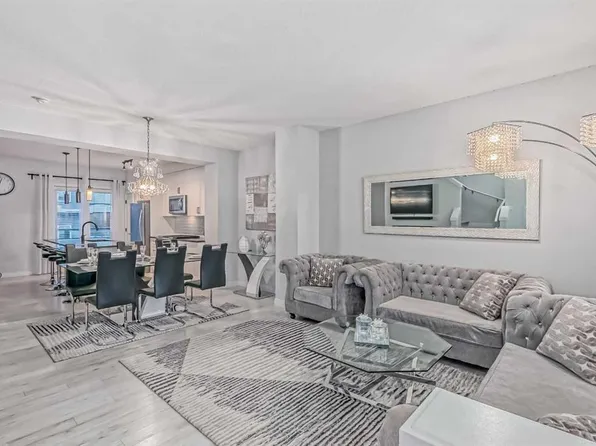 134 W Sage Bluff Cir NW, Calgary, AB T3R 1T5