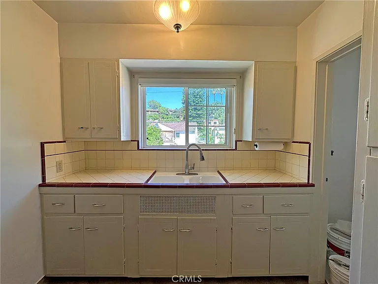1609 E Chevy Chase Dr #1611 — Photo 15