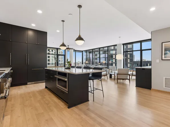 1120 S 2nd St APT 901, Minneapolis, MN 55415