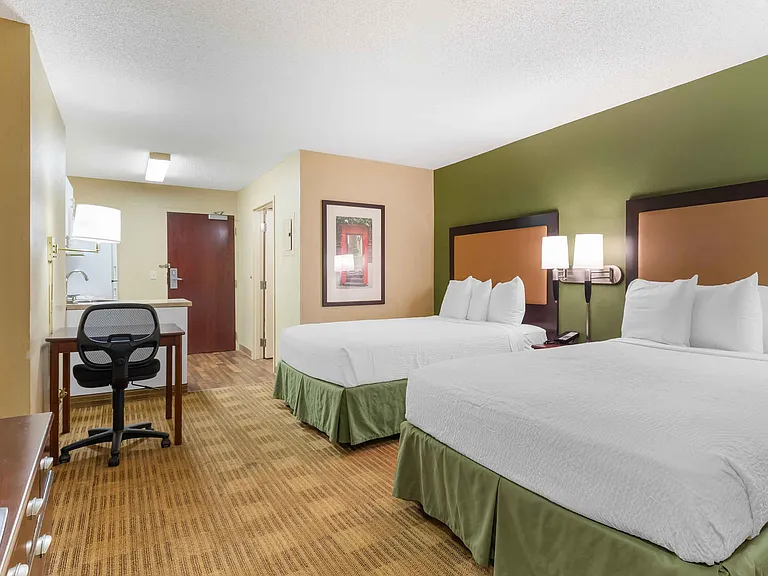 Studio Suite - 2 Full Beds