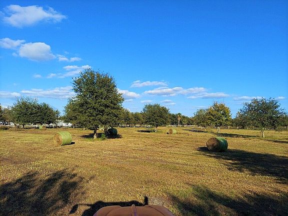 5th image of 2030 Spruce Creek Cir W