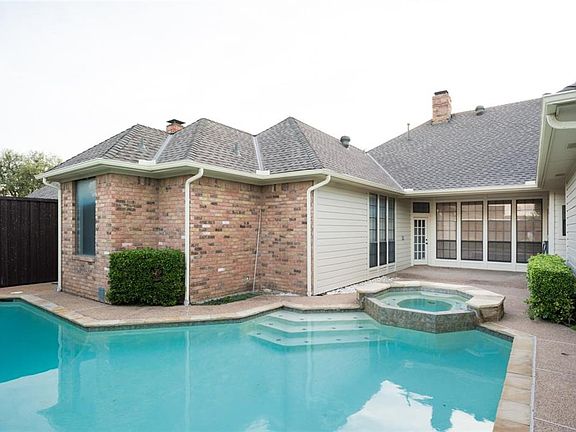 3rd image of 1304 Thistledown Dr