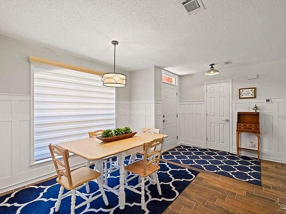 4th image of 4075 Erika Ct