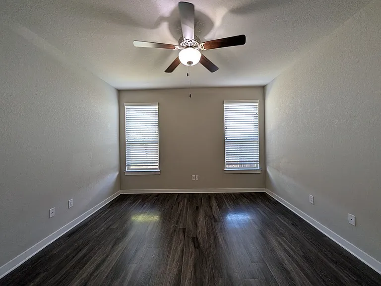371 Creekside Curv — Photo 12