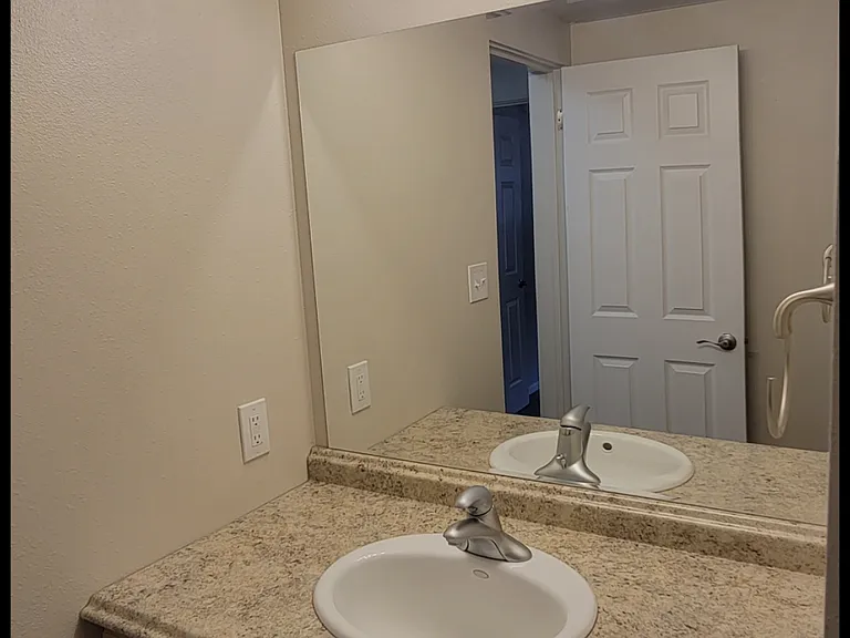 1317 8th Ave S #8 — Photo 15