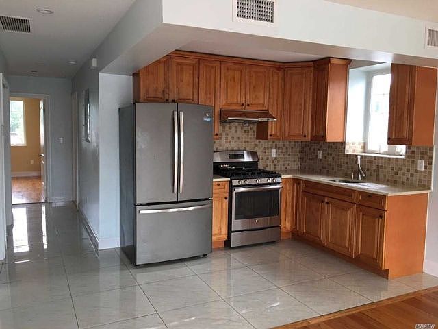 2nd image of 359 Soundview Ln #A