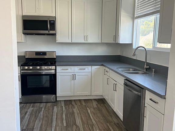 3rd image of 1261 Tamarind Ave #1/2