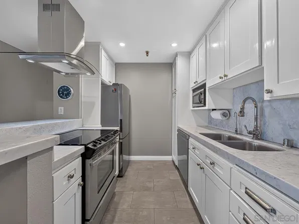 4015 Crown Point Dr Unit 310, San Diego, CA 92109
