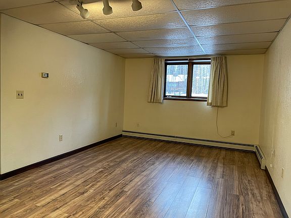 2nd image of 404 Kit Blvd #1