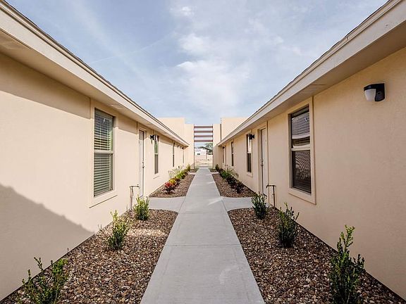 2nd image of 1211 Upas Dr APT 4