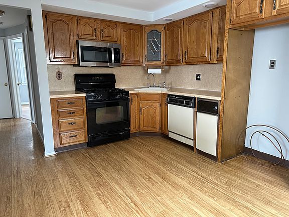 2nd image of 57 1st St #1