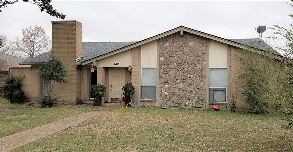 1st image of 604 Woodhill Cir