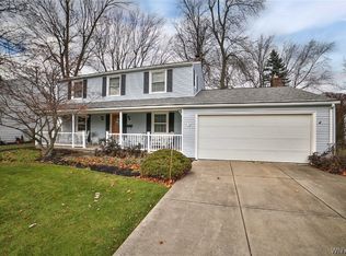 20 Old Spring Ln, Williamsville, NY 14221