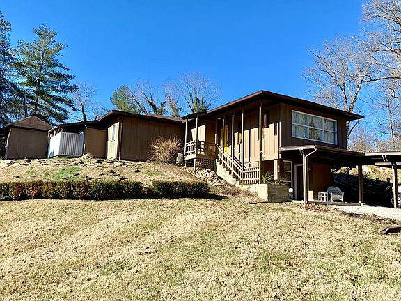 2nd image of 4425 Hickory Ln