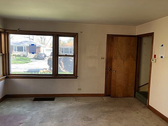 3rd image of 9105 Bartlett Ave