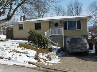 1204 Elliott St, Jeannette, PA 15644