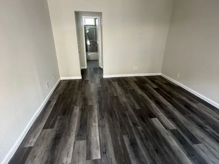 4560 North Ave — Photo 8