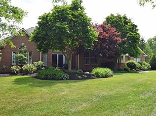 2811 Loreto Dr, Willoughby Hills, OH 44094