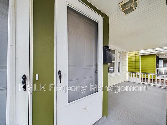 5th image of 835 E 144th St